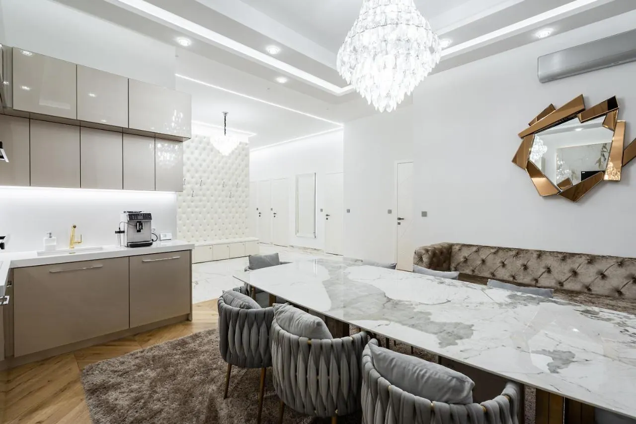 Heart Of Budapest Luxury Apartment With Amazing View Hongarije
